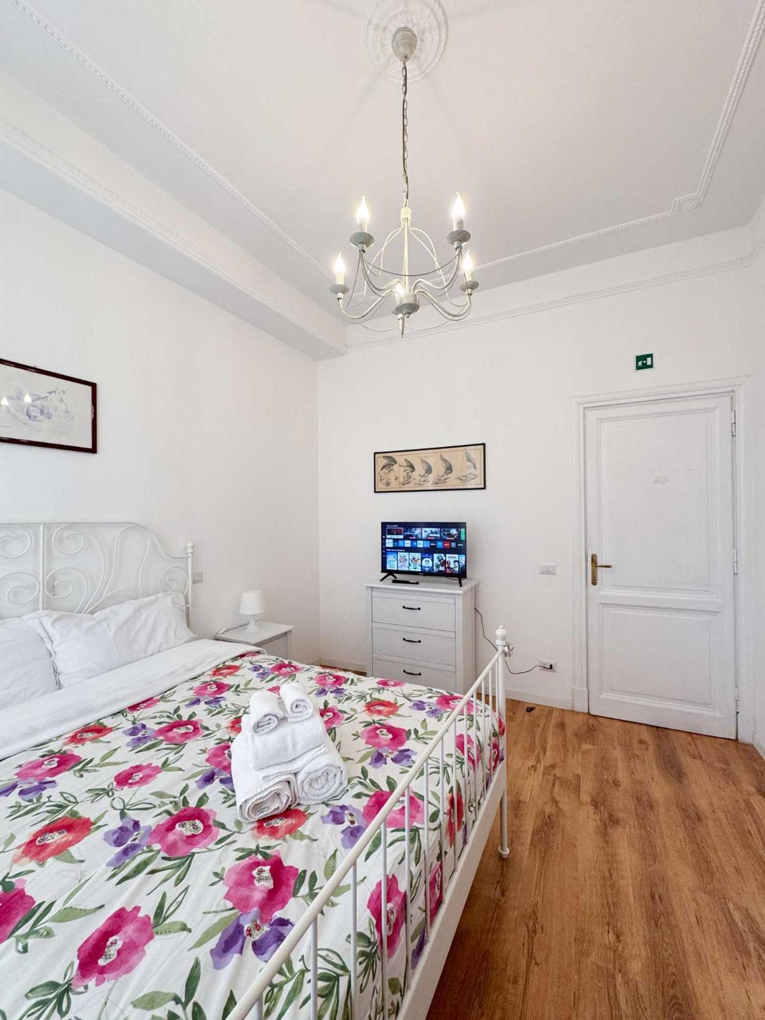 Piramide 2 Bedrooms & 2 Bathrooms * Rom