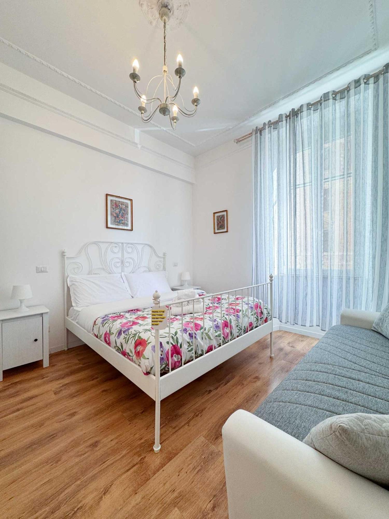 Piramide 2 Bedrooms & 2 Bathrooms * Rom